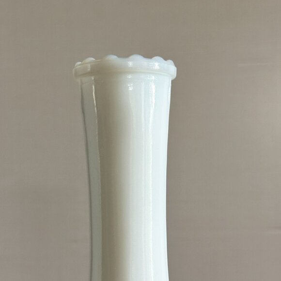 Mid Century Modern EO Brody Milk Glass Vase 8.75" Tall - Picture 3 of 5